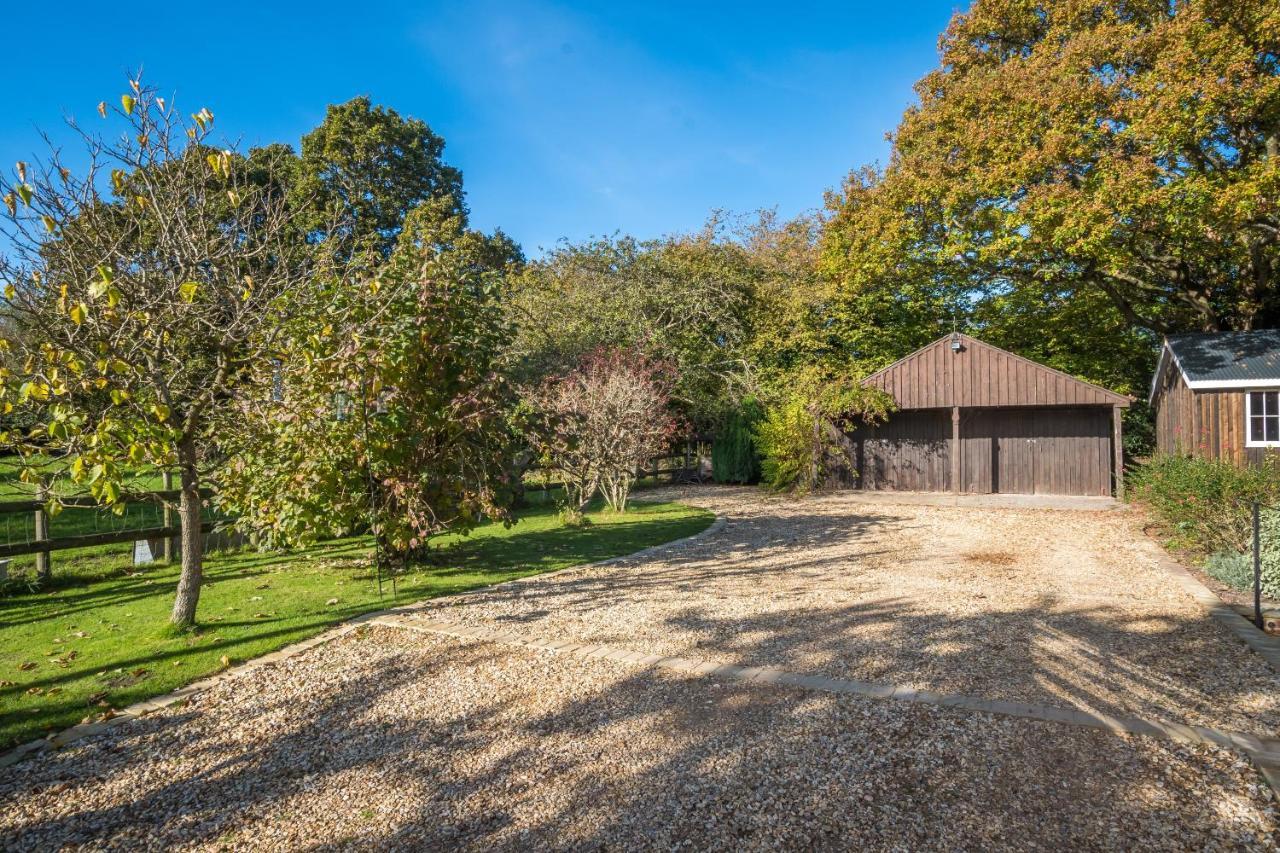 Thatched Cottage Brockenhurst Exterior photo